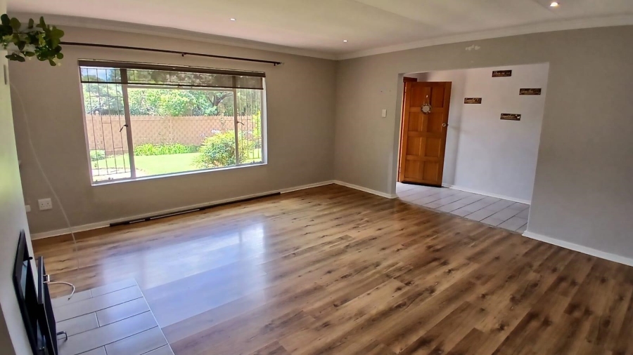 5 Bedroom Property for Sale in Pellissier Free State